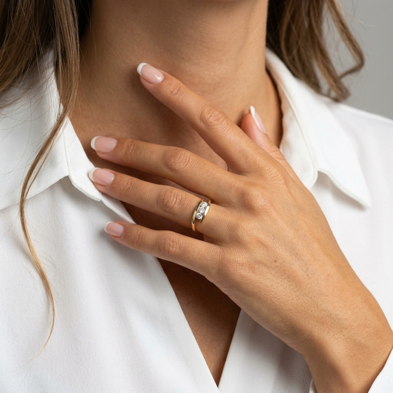 Bague Or Jaune Trilogie  Diamant porté