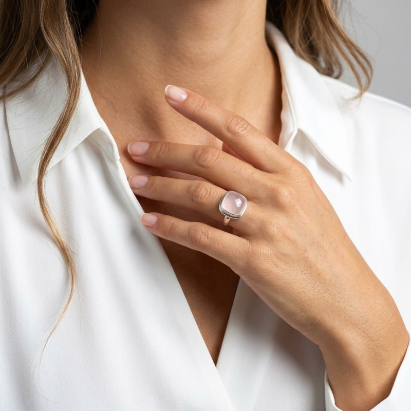 Bague Quartz Rose Coussin 12mm en Argent porté