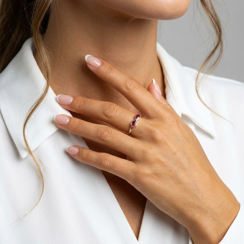 Bague signe infini Argent 925 Rhodié Grenat porté