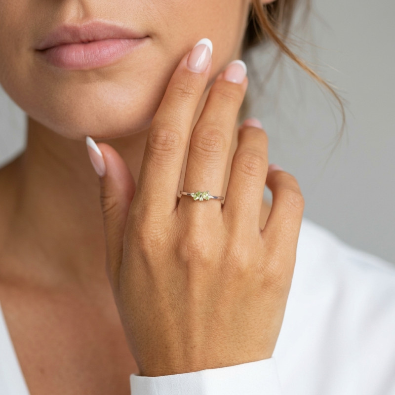 Bague Thelma Argent 925 Rhodié et Péridot porté