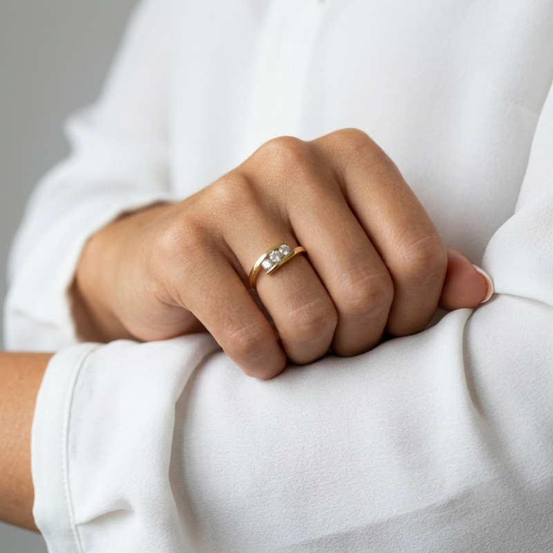 Bague Trilogie de Diamant en Or Jaune porté