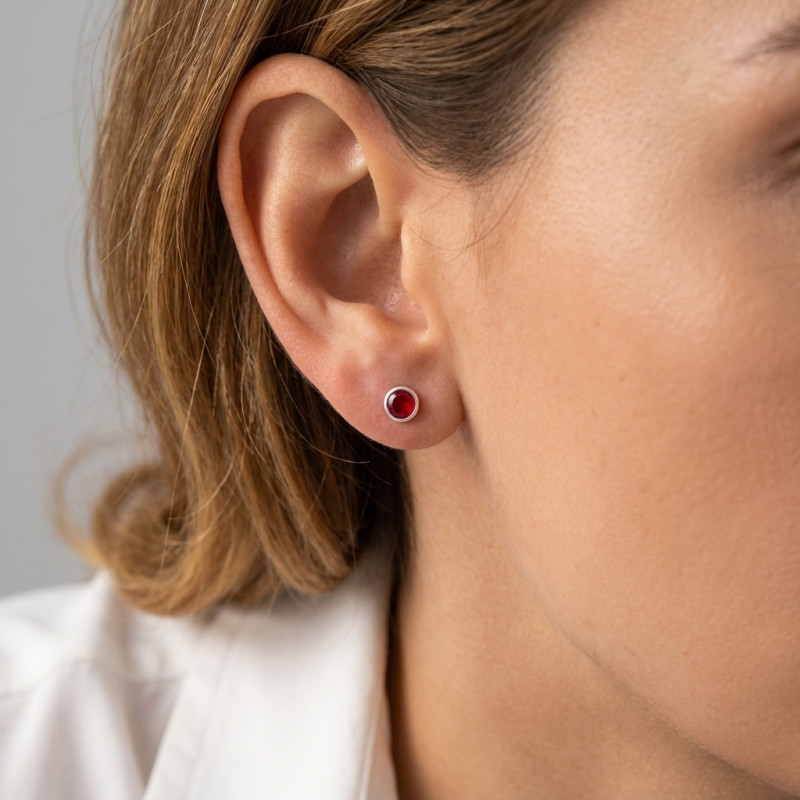 BO Argent Oxyde Rouge Rond 3mm Serti Clos porté