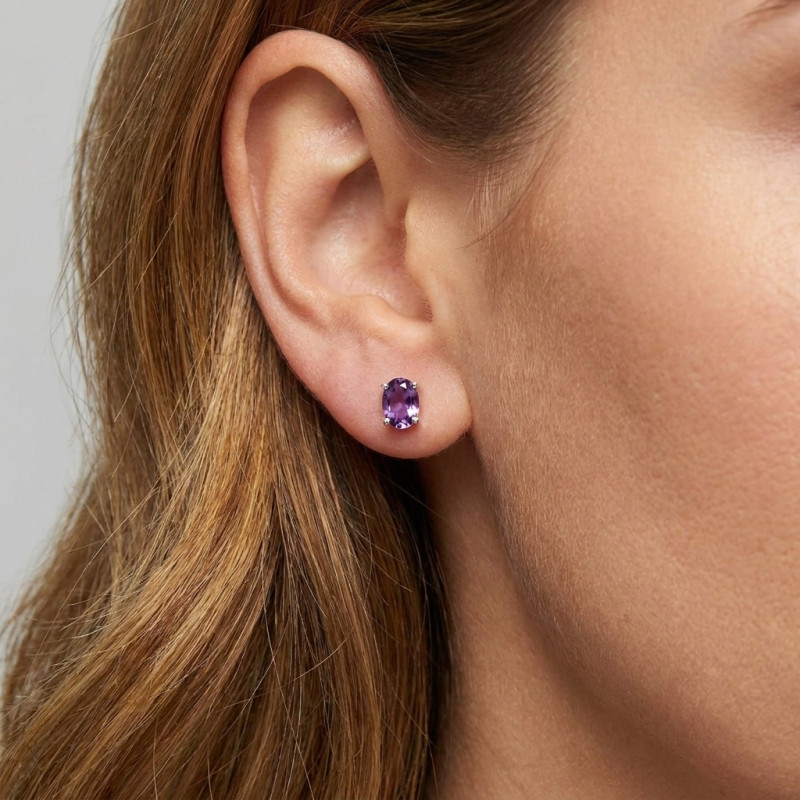 Boucles d'oreilles Améthyste Ovale 6x4mm en Or Blanc 375    porté