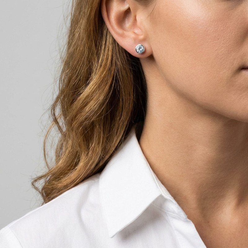 Boucles d'oreilles Argent 925 Topaze Bleue traitée 5mm porté