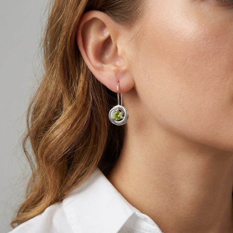 Boucles d'oreilles Argent Anneaux entrelacés Péridot porté