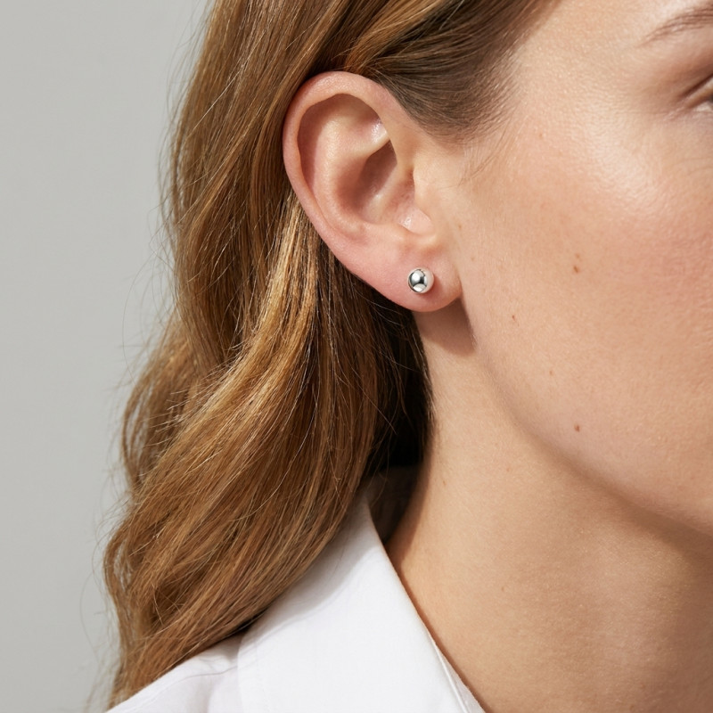 Boucles d'oreilles Argent  Boules 4mm porté