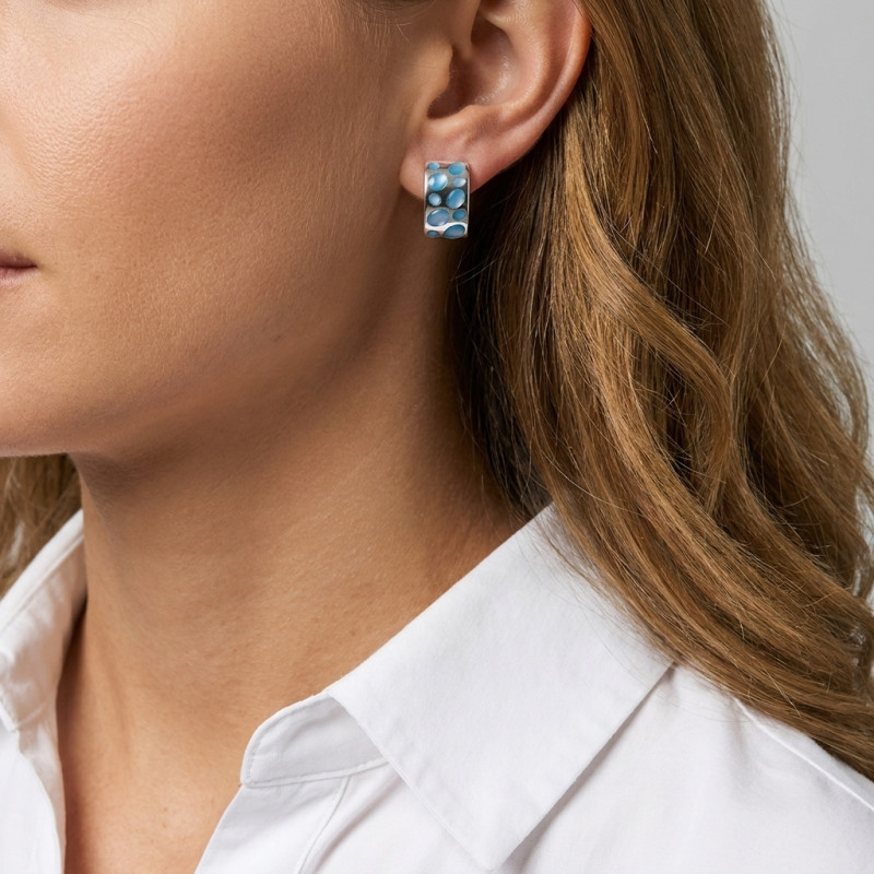 Boucles d'oreilles Argent et Nacre bleue porté