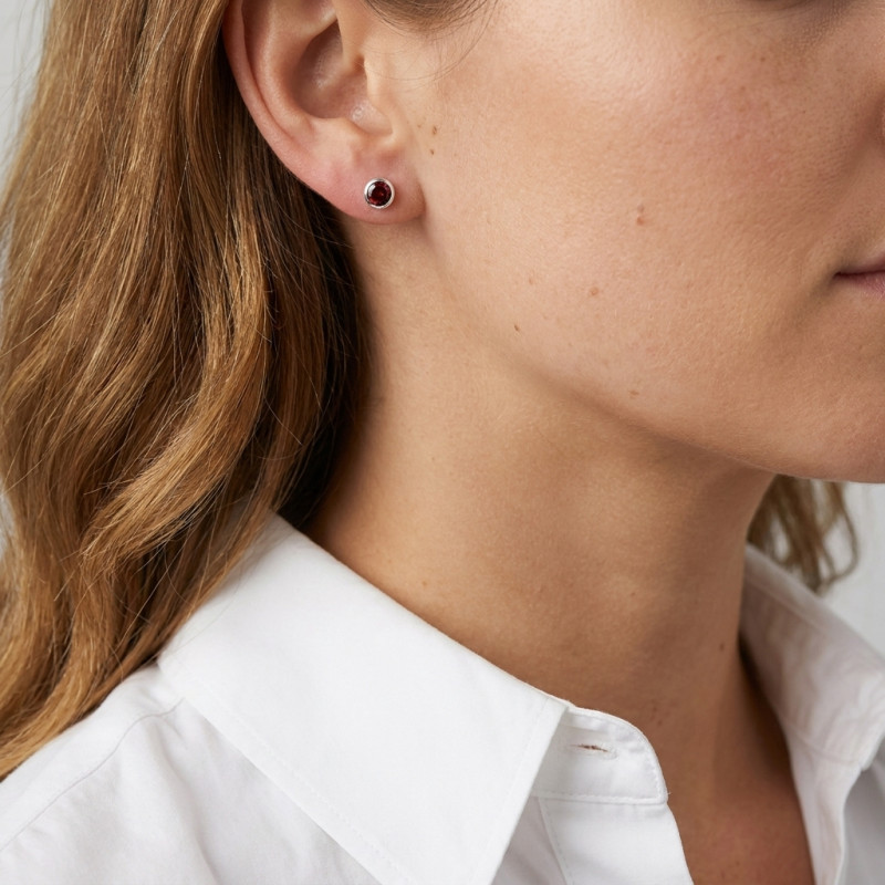 Boucles d'oreilles Argent  Grenat Rond 4.5mm porté