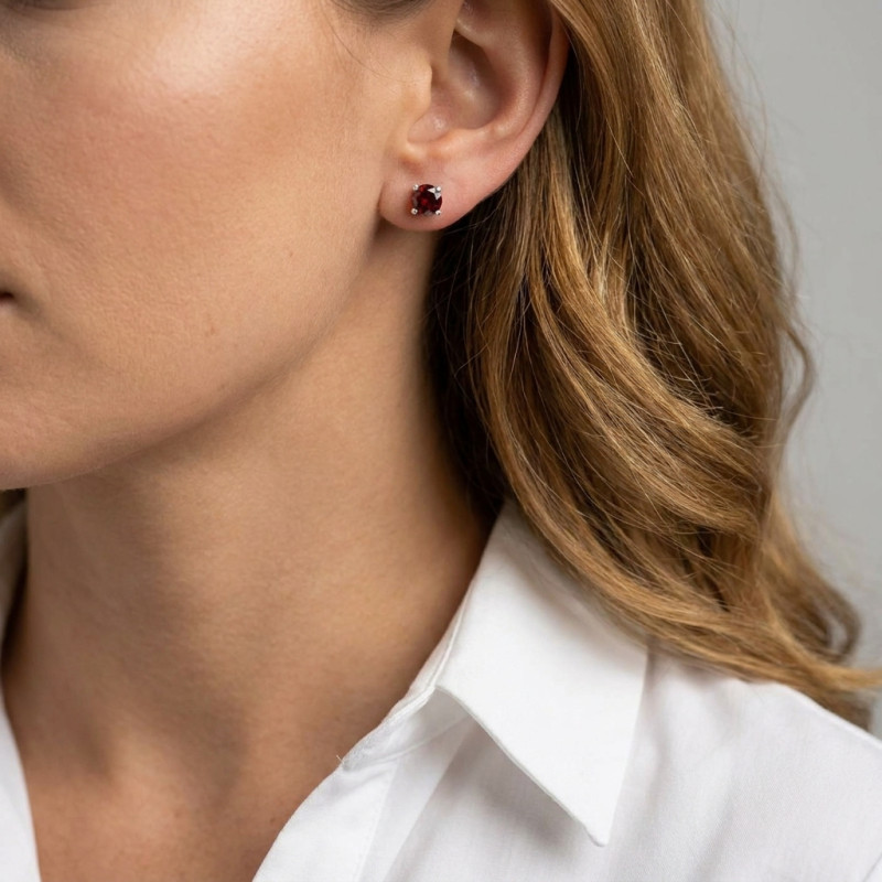 Boucles d'oreilles Argent Grenat  Ronds 6mm porté