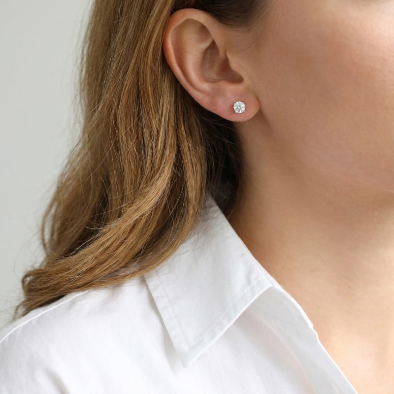 Boucles d'oreilles Argent Oxyde de Zirconium 4mm porté