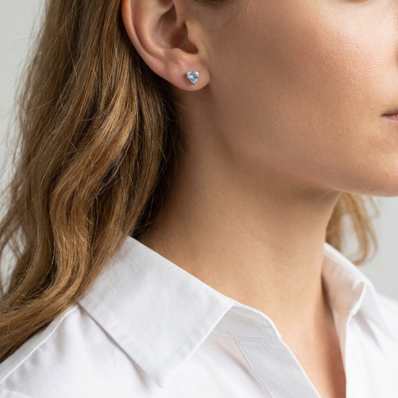 Boucles d'oreilles Argent  Oxyde de zirconium Trillion 4mm porté