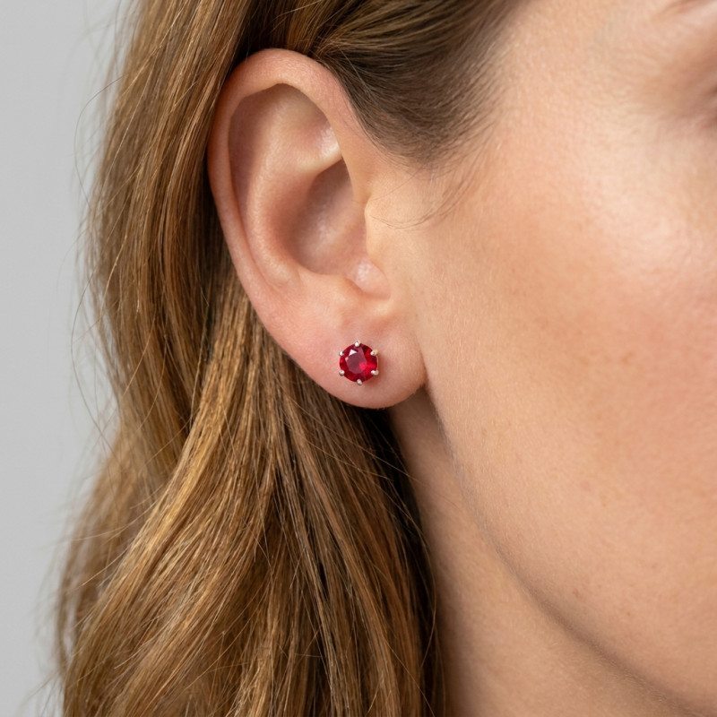 Boucles d'oreilles Argent Oxyde Rouge Rond 5mm porté