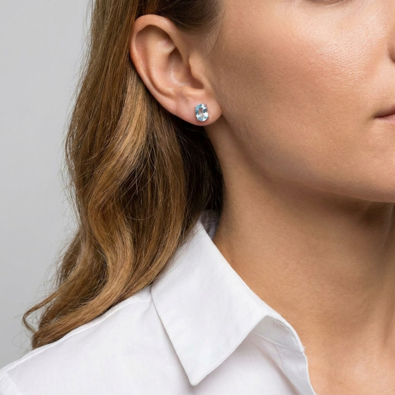 Boucles d'oreilles Argent Topaze Bleue Traitée Ovale 8x6mm porté