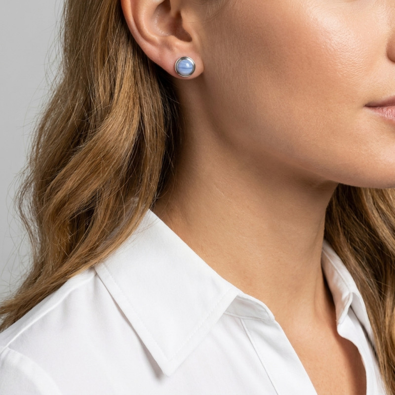 Boucles d'oreilles Calcedoine Cabochon 8mm en Argent porté