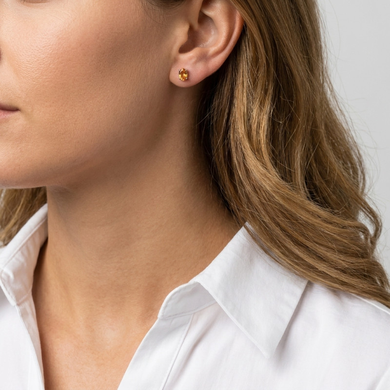 Boucles d'oreilles Citrine Ovale 6x4mm en Or Blanc 375    porté