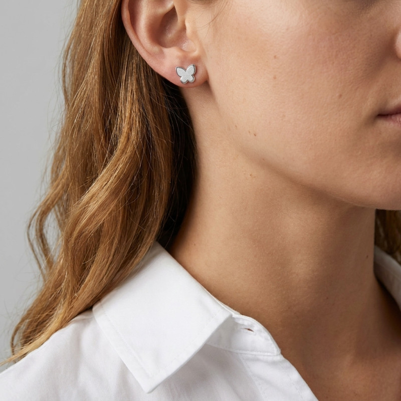 Boucles d'oreilles clou argent rhodié papillon porté