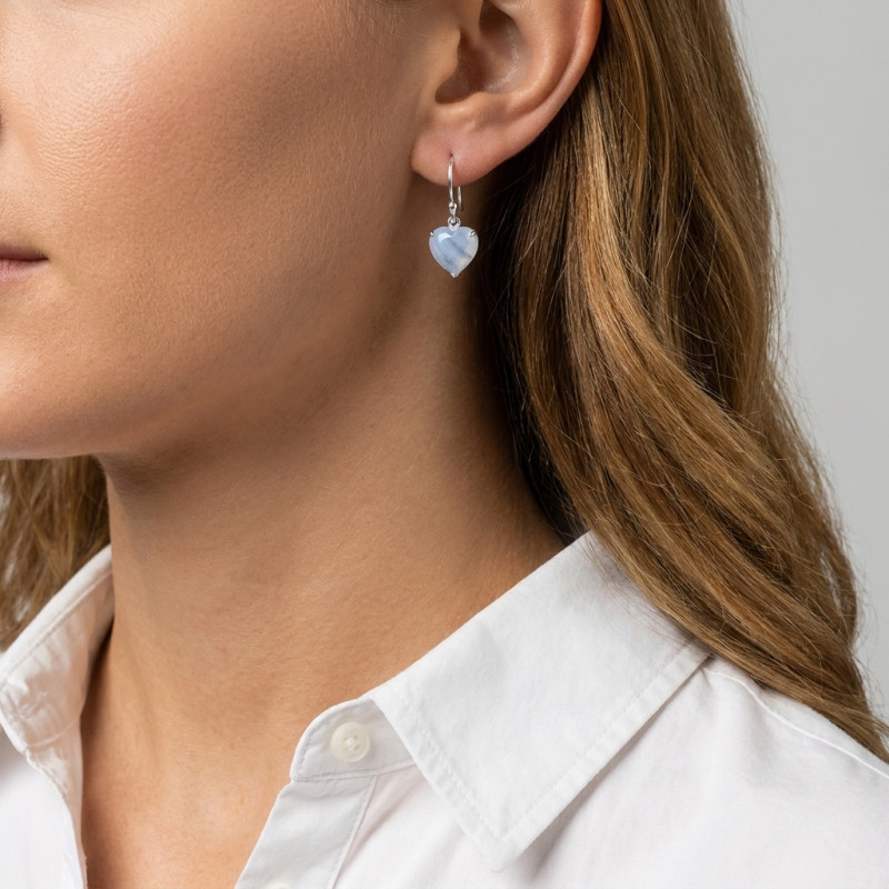 Boucles d'oreilles Coeur Argent 925 et Calcédoine porté