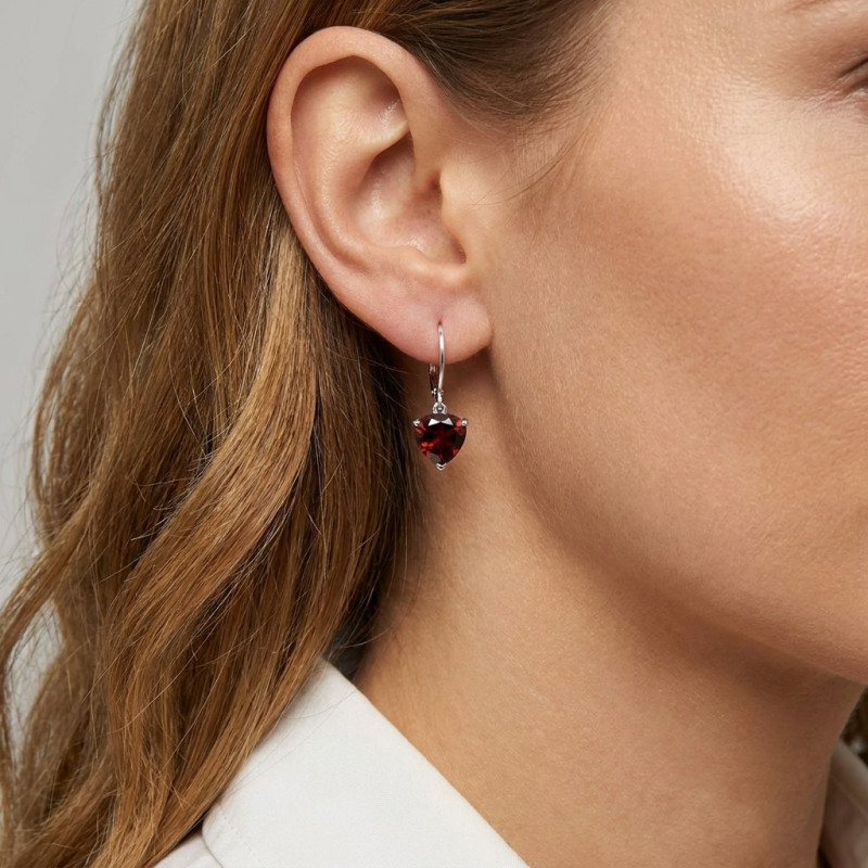 Boucles d'oreilles Coeur Argent 925 et Grenat porté