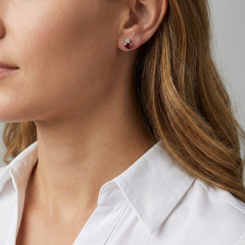Boucles d'oreilles Coeur Argent 925 Rhodié Grenat et Oxyde porté