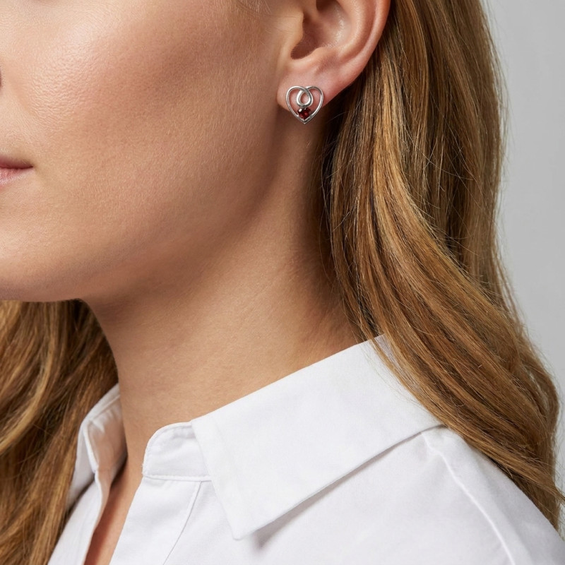 Boucles d'oreilles Coeur Argent  Grenat porté