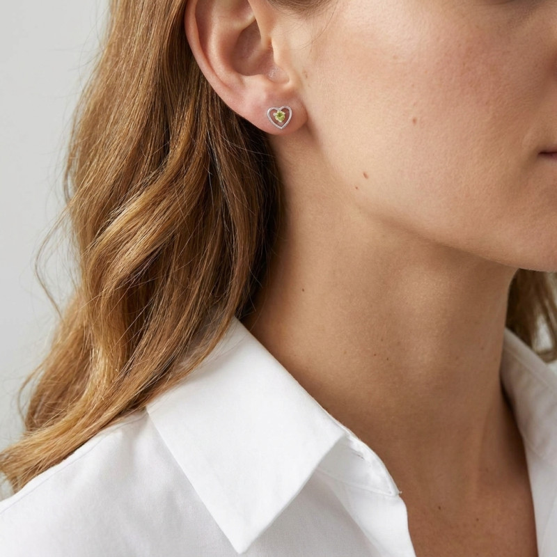 Boucles d'oreilles Coeur Or blanc 375 et Péridot porté