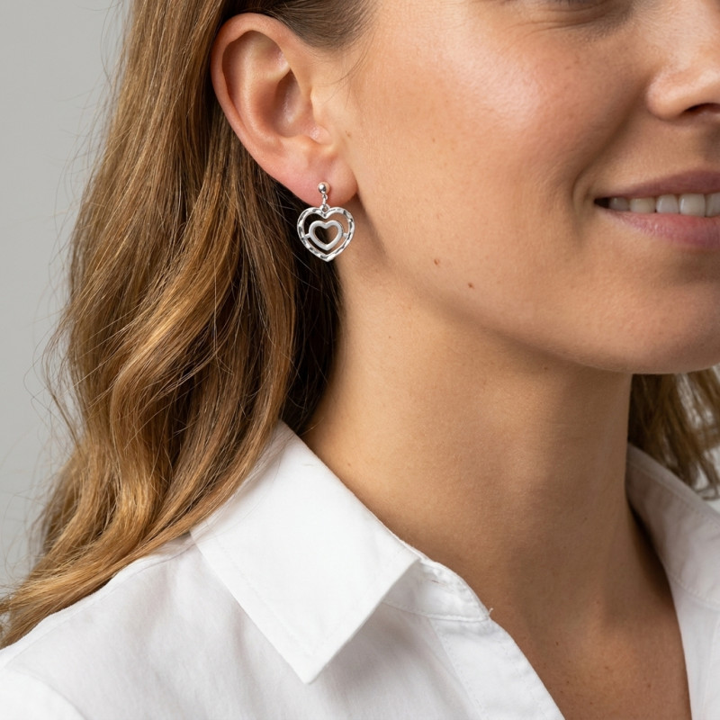 Boucles d'oreilles coeurs en argent 925 rhodié porté