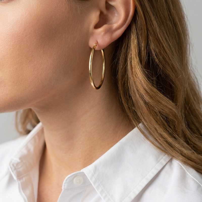 Boucles d'oreilles Créoles 2mm x 30mm Or Jaune 375  porté