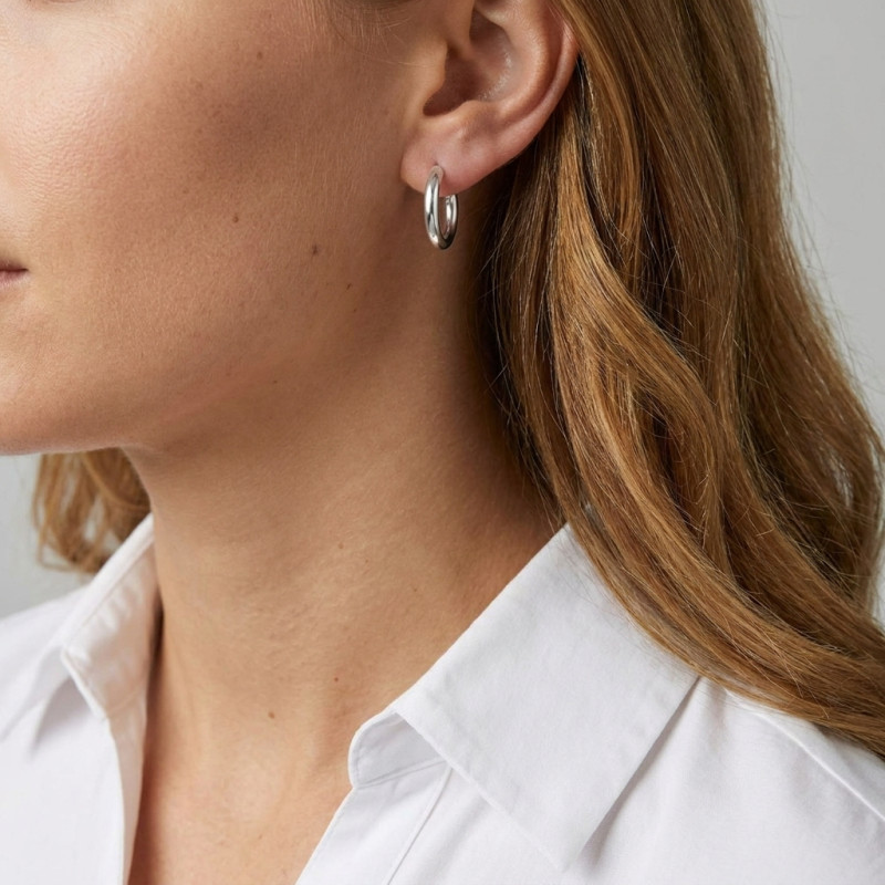 Boucles d'oreilles Créoles 3mm x 16mm Or Blanc 375 porté