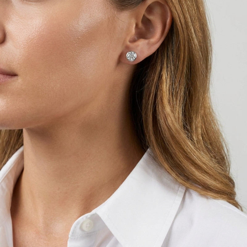 Boucles d'oreilles en Argent 925 et Oxyde de Zirconium Rond 6mm Serti Clos porté
