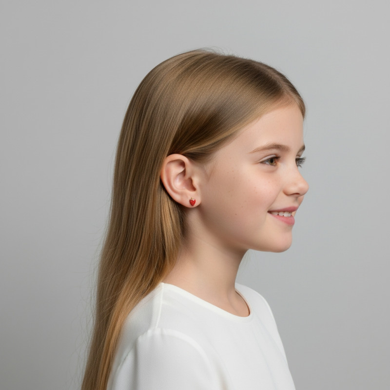 Boucles d'oreilles fraises émaillées en Or Jaune 375 porté