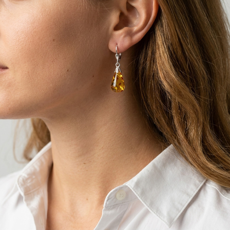 Boucles d'oreilles Gouttes Argent et Ambre porté