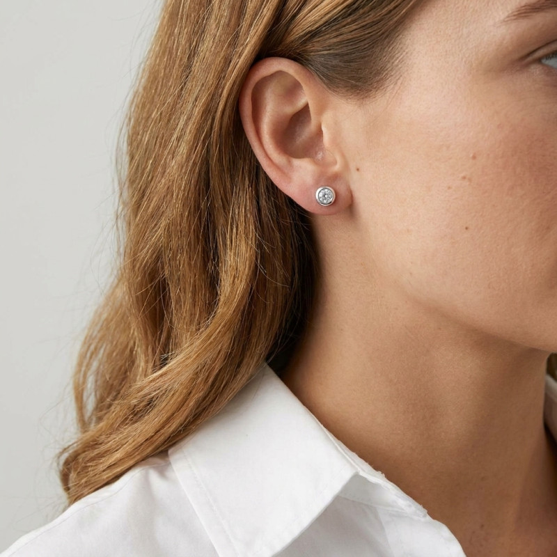 Boucles d'oreilles Or 375 2 tons Oxyde de zirconium 4mm porté