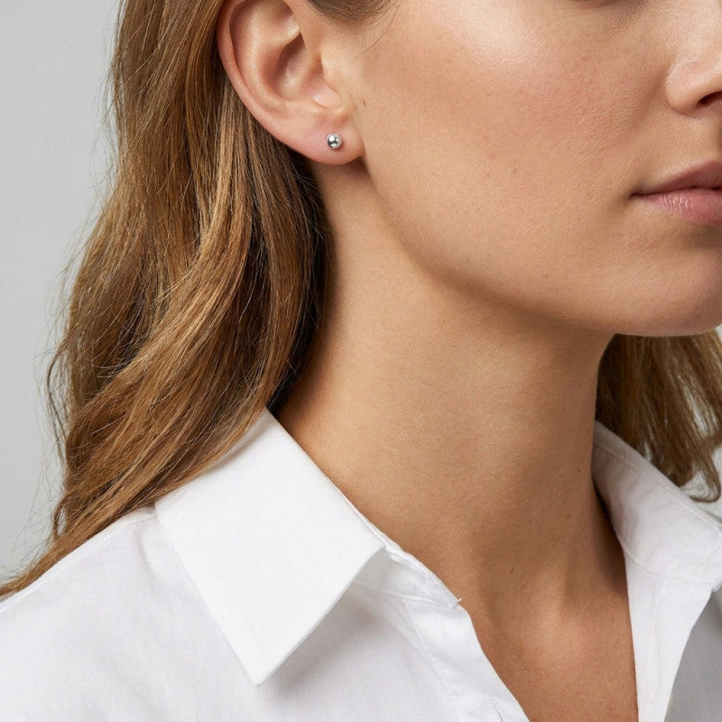 Boucles d'oreilles Or Blanc 375 boules 3mm porté