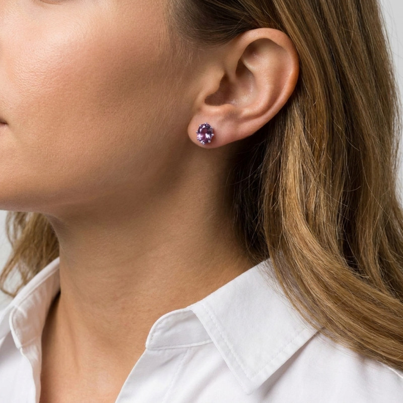 Boucles d'oreilles Or Blanc  750 Améthyste ovale  8x6mm porté