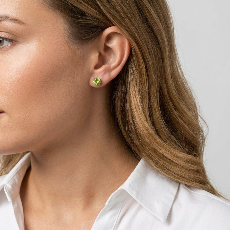 Boucles d'oreilles Or Blanc 750 Péridot 6mm porté