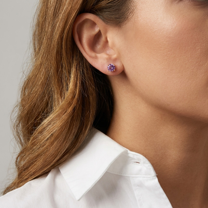 Boucles d'oreilles Or Jaune 750 Améthyste 5mm porté
