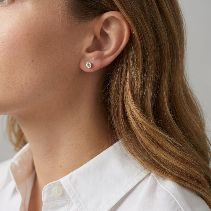 Boucles d'oreilles Or Jaune 750 Diamant 0.60 carat porté