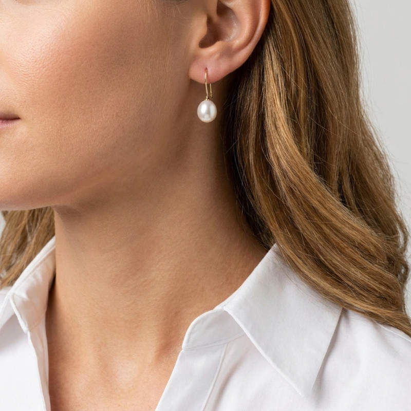 Boucles d'oreilles Or Jaune 750 Pendantes Perle de culture porté