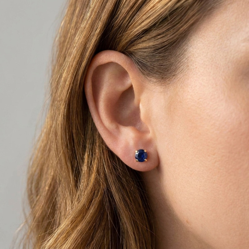 Boucles d'oreilles Or Jaune 750 Saphir 5mm porté