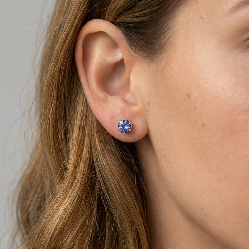 Boucles d'oreilles Or Jaune 750 Tanzanites Rondes 5mm AAA porté