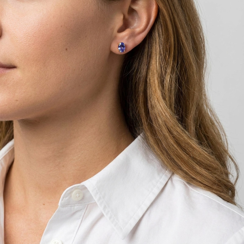 Boucles d'oreilles Or Jaune Tanzanite Ovale 7x5mm porté