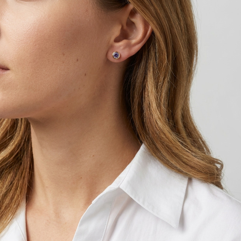 Boucles d'oreilles Or Jaune Tanzanite Ronde 4mm porté