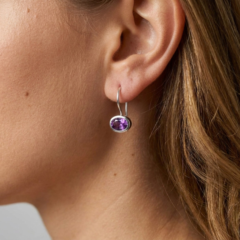 Boucles d'oreilles pendantes Améthyste ovales 7x5mm porté