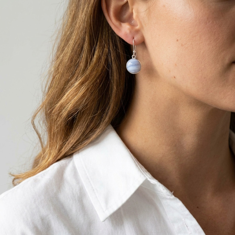 Boucles d'oreilles Pendantes Argent 925 Calcédoine Bleue Ronde 12mm porté