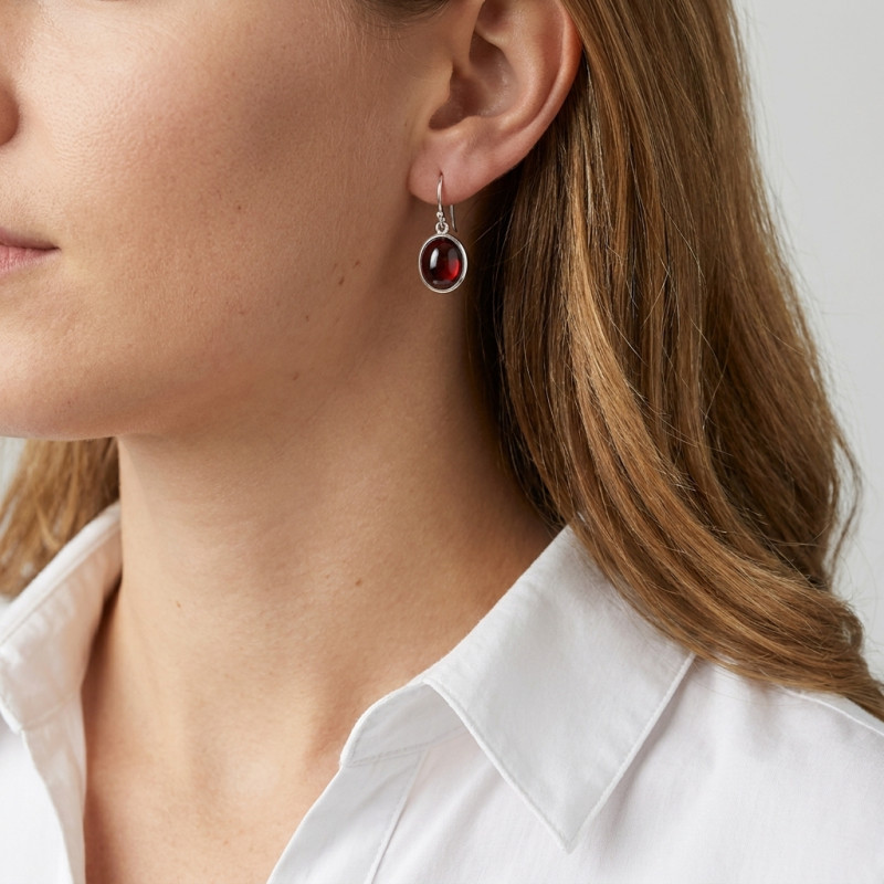 Boucles d'oreilles Pendantes Argent 925 Grenat Ovale 12x10mm porté