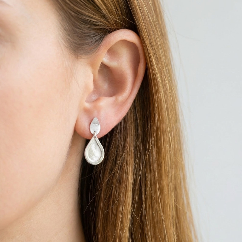 Boucles d'oreilles pendantes Argent 925 rhodié Goutte brossée porté