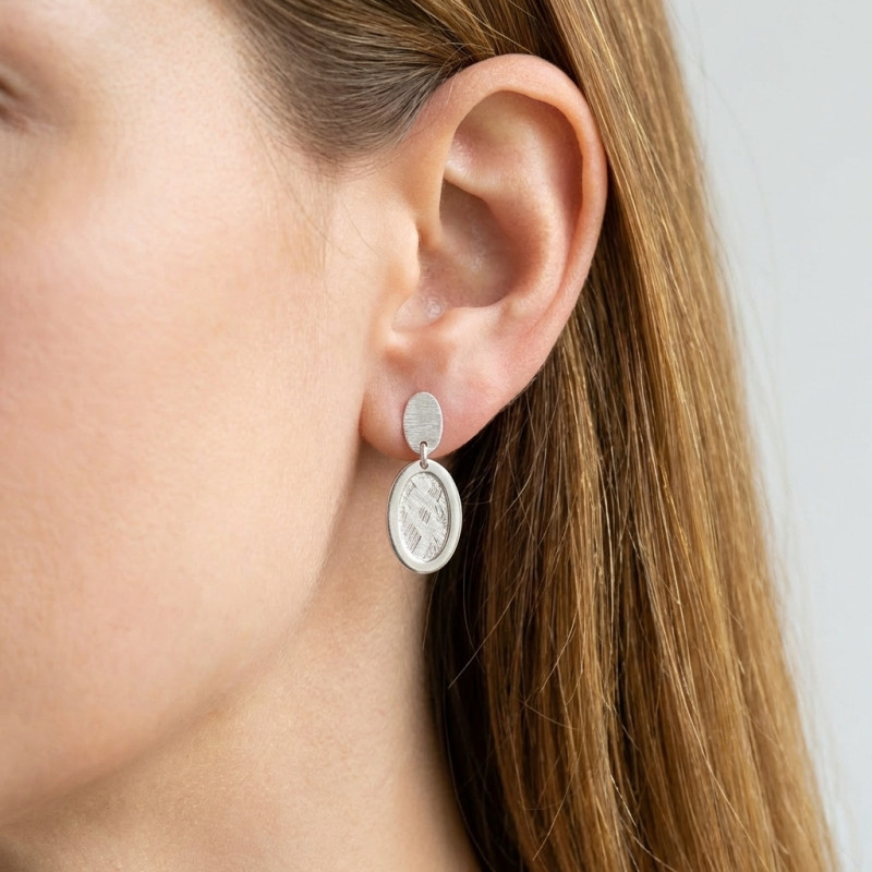 Boucles d'oreilles pendantes Argent 925 rhodié Ovale brossé porté