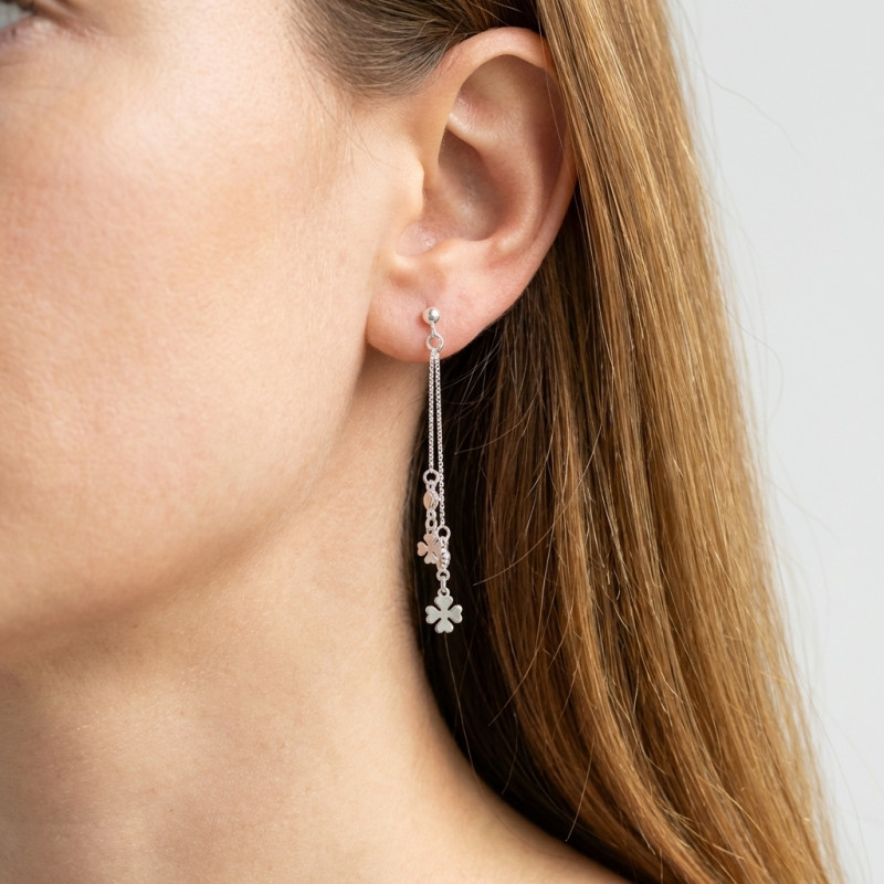 Boucles d'oreilles pendantes Argent 925 rhodié trèfle porte bonheur porté