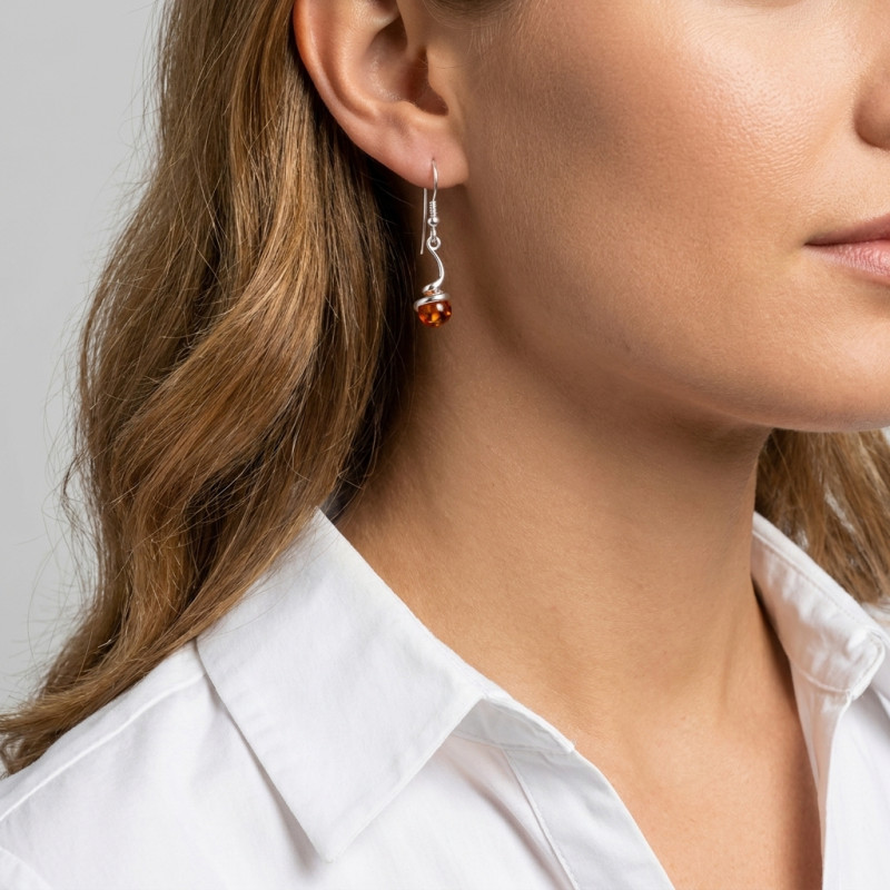 Boucles d'oreilles Pendantes Argent et Ambre Boule porté
