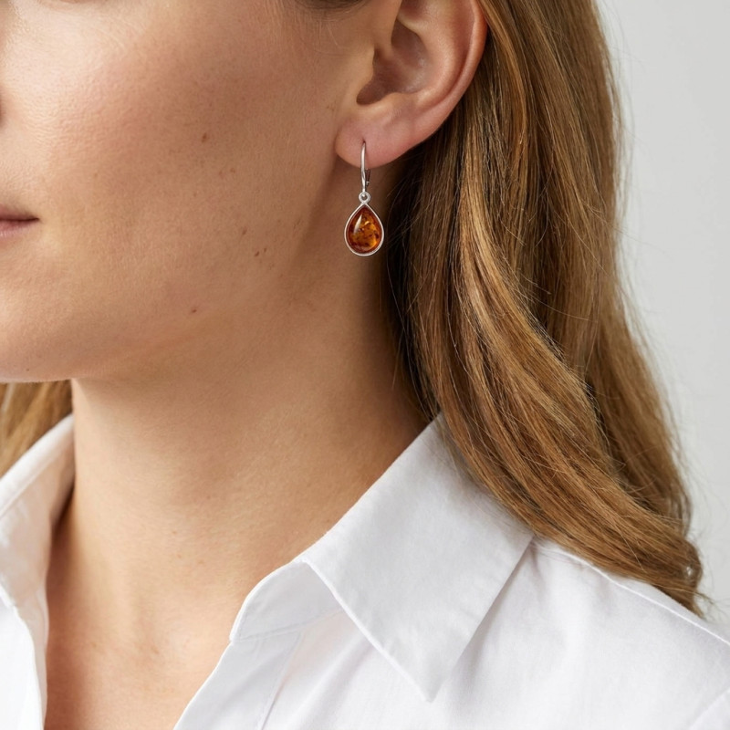 Boucles d'oreilles pendantes Argent et Ambre Poire porté